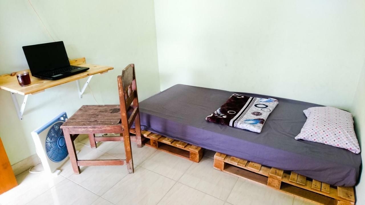 Apartamento Srikaloka 12 Kostel - For Female And Couple Yogyakarta Exterior foto