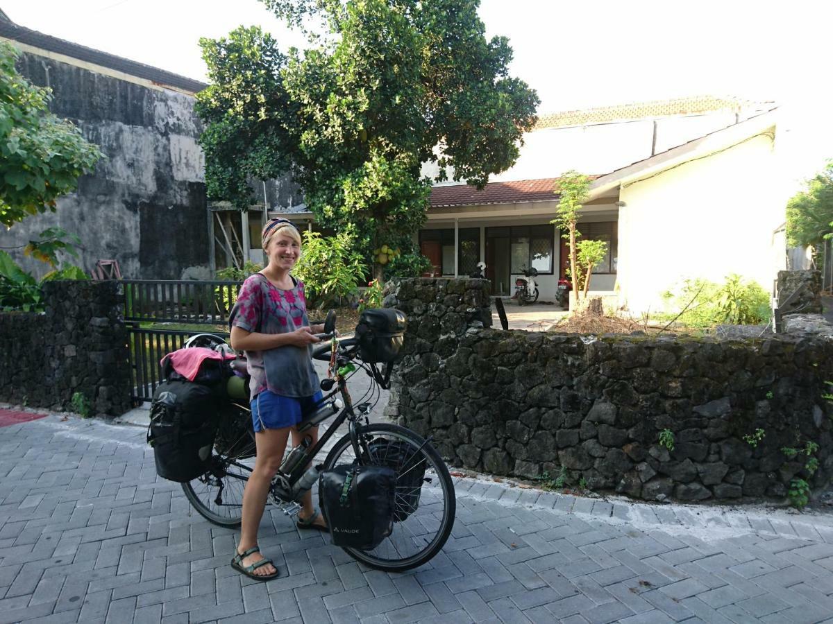 Apartamento Srikaloka 12 Kostel - For Female And Couple Yogyakarta Exterior foto